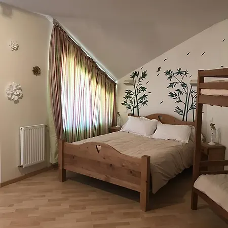 85 Avenue Bed & Breakfast *